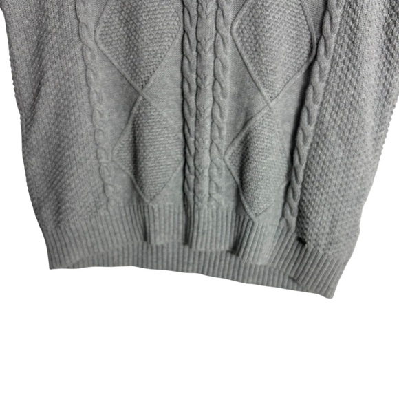 HOLLISTER Boxy V-Neck Oversized Cable Knit Sweater Vest in Gray Size Medium - Picture 6 of 9